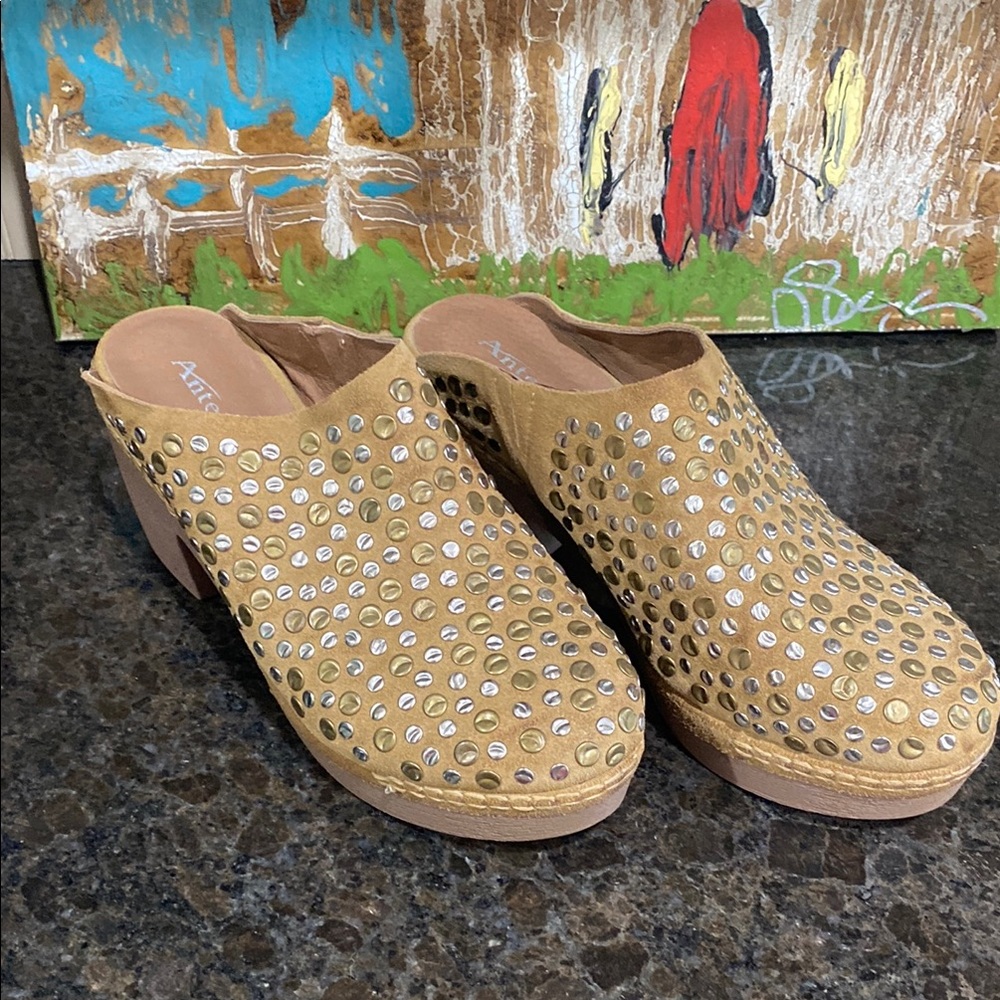 Antelope Women's Taupe Serena Mules. Euro size 41. (10) Brand new out of box.